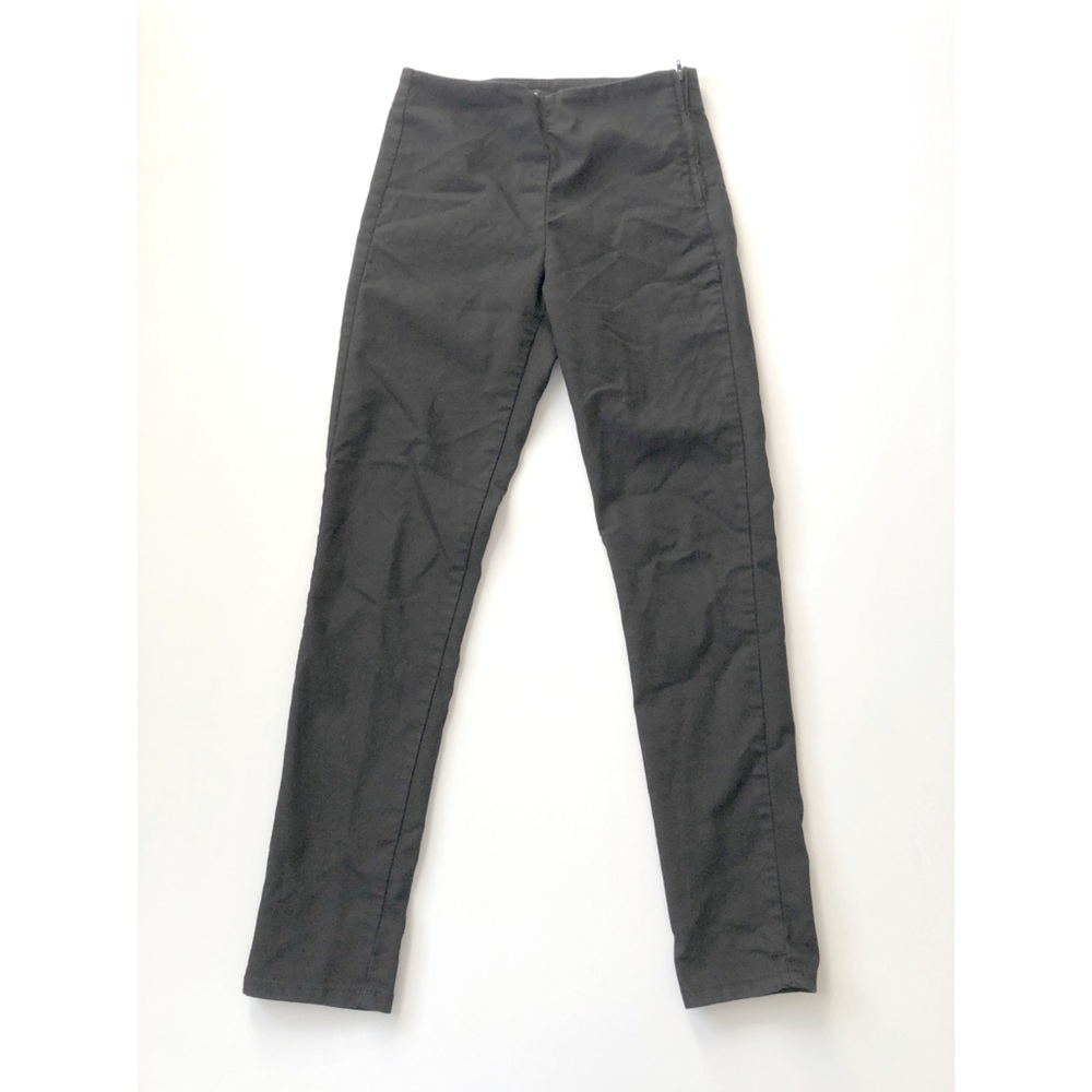 H&M • DIVIDED • black legging pant